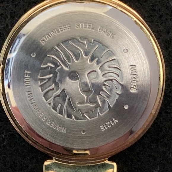 ‼️SOLD‼️ ANNE KLEIN Gold Tone Diamond Accent Watch - Picture 4 of 8